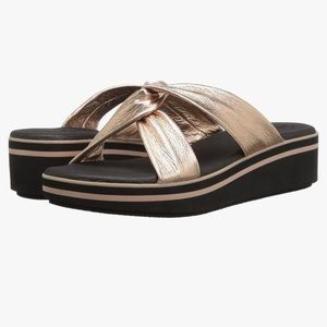 Skechers Womens Hush Hush - Camp Size 10 !!